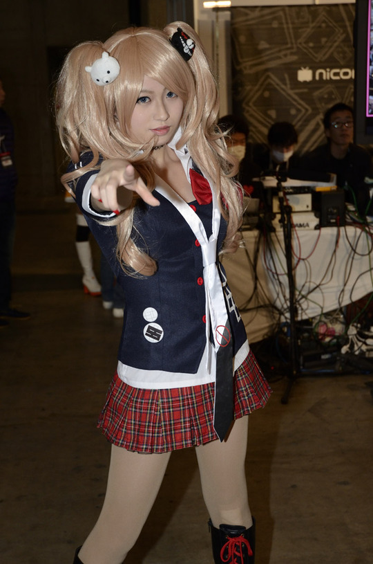 ss-TKG_1085_001coller