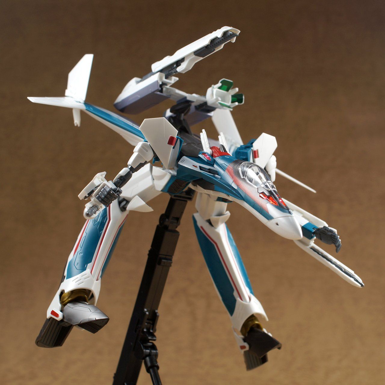 1/72 VF-31S ジークフリード（アラド・メルダース機） 製作02