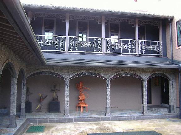 01868c04.jpg