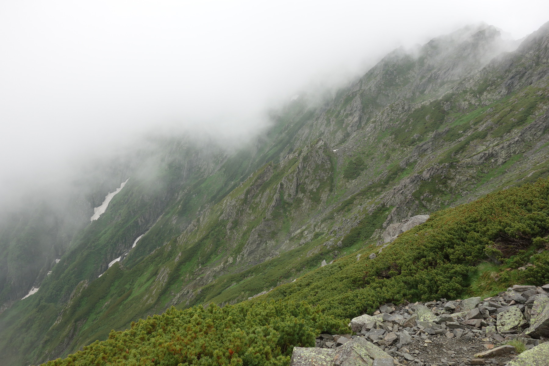 19 7 27 29 穂高周回 奥穂前穂縦走 吊尾根から重太郎新道へ 穂々散歩 19 7 27 29 穂高周回 奥穂前穂縦走 吊尾根から重太郎新道へ 穂々散歩