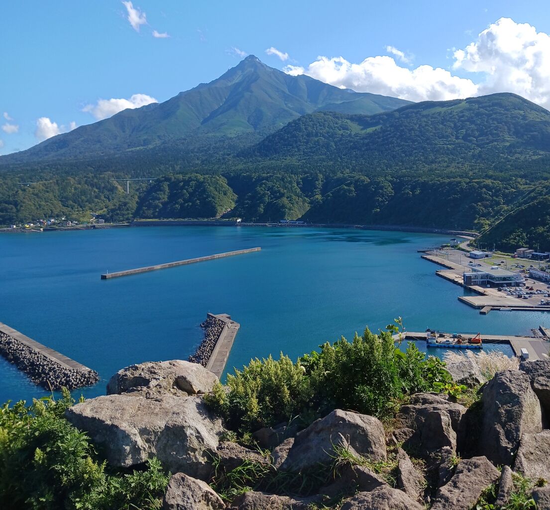 ★早春の羊蹄山・美瑛の朝・利尻島と走る電車、キャンバスのみ 北海道利尻山と羊蹄山に登る : 日本山岳会福島支部のブログ