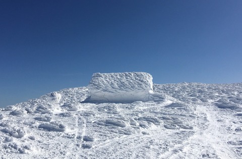 鉄山避難小屋、安達太良山の樹氷_210222_0