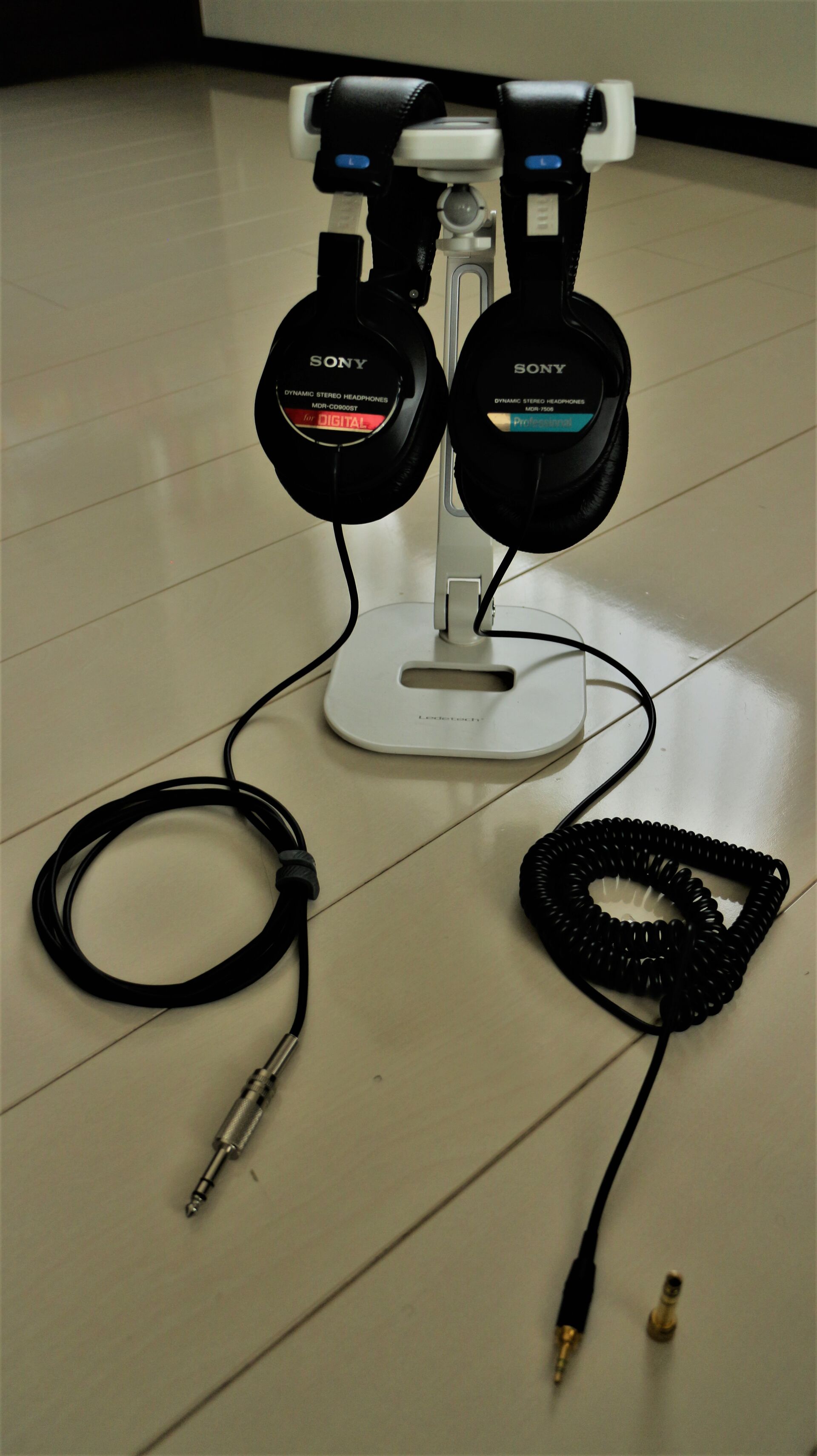 SONY ダイナミックヘッドホン 赤青 SONYモニターヘッドホン赤と青の違いを比較！おすすめはどっち？