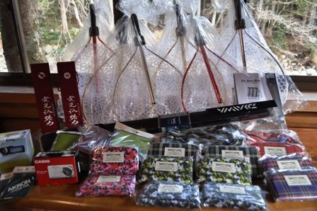 発光路の森　１日招待券3　アカサカ釣具の商品券3 発光路の森 1日招待券3 アカサカ釣具の商品券3