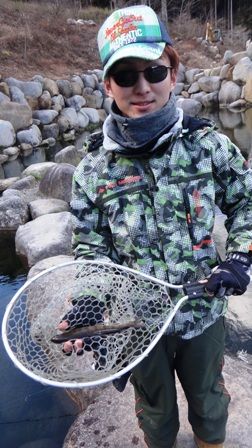 発光路の森 1日招待券3 アカサカ釣具の商品券3