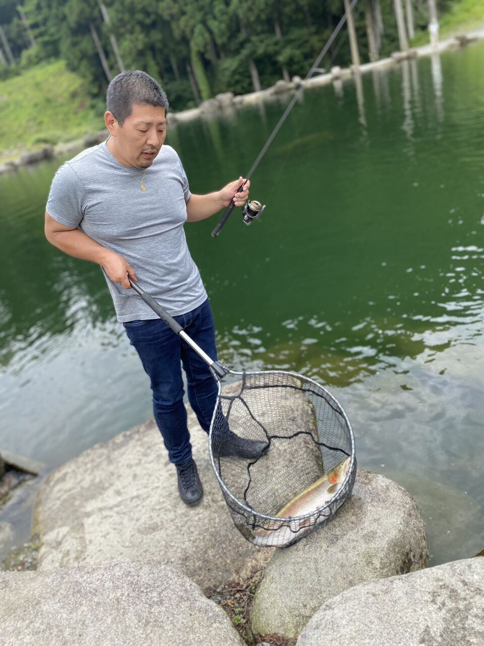 9月1日からレストラン再開いたします。 アウトドアビィレッジ発光路の森フィッシングエリア 9月1日からレストラン再開いたします。 アウトドアビィレッジ発光路の森フィッシングエリア