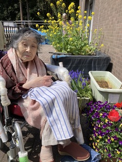 AE6210F3-1B65-44F2-95C2-15AAF0F8A398