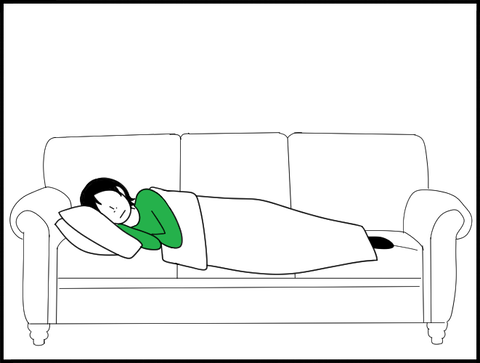 ソファで眠るホリー（ショート）