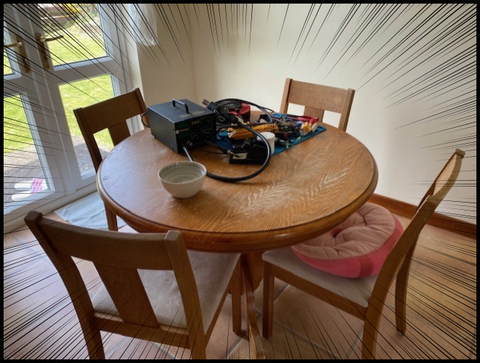 ダイニングテーブルに