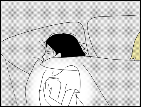 湯たんぽ抱いて寝る