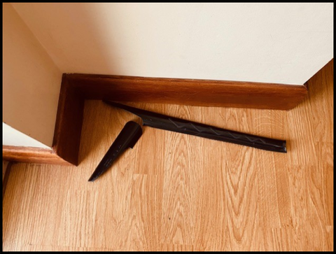 真っ二つの靴ベラ