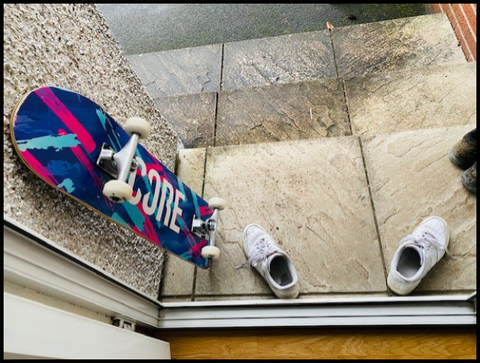 靴ハの字脱ぎ