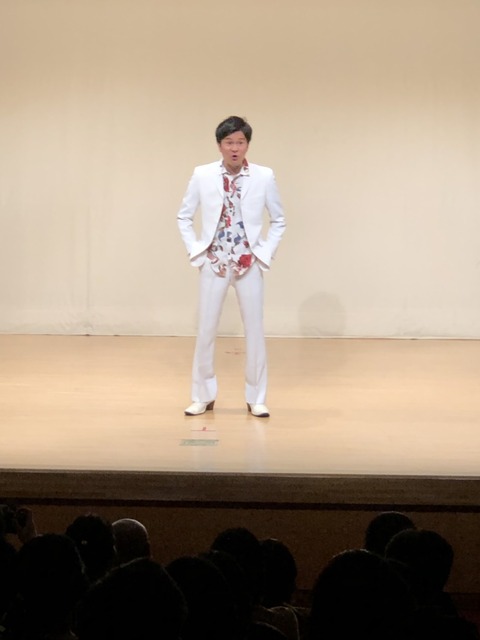 F6B35EF4-EE55-41C3-B914-55ED978CC0D0