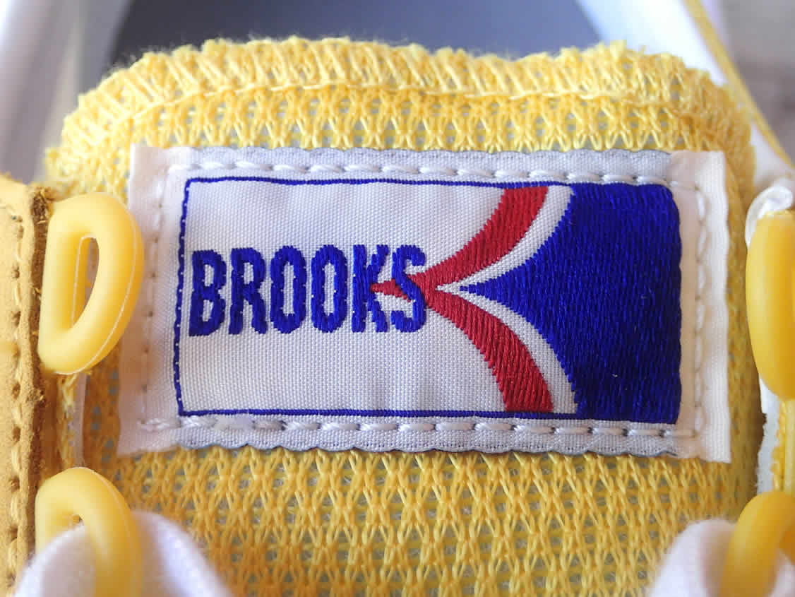 BROOKS : HOLYSMOKE