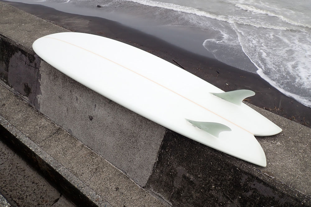 リッチパベル5'8\" レトロフィッシュ　ツインフィン リッチパベル5'8