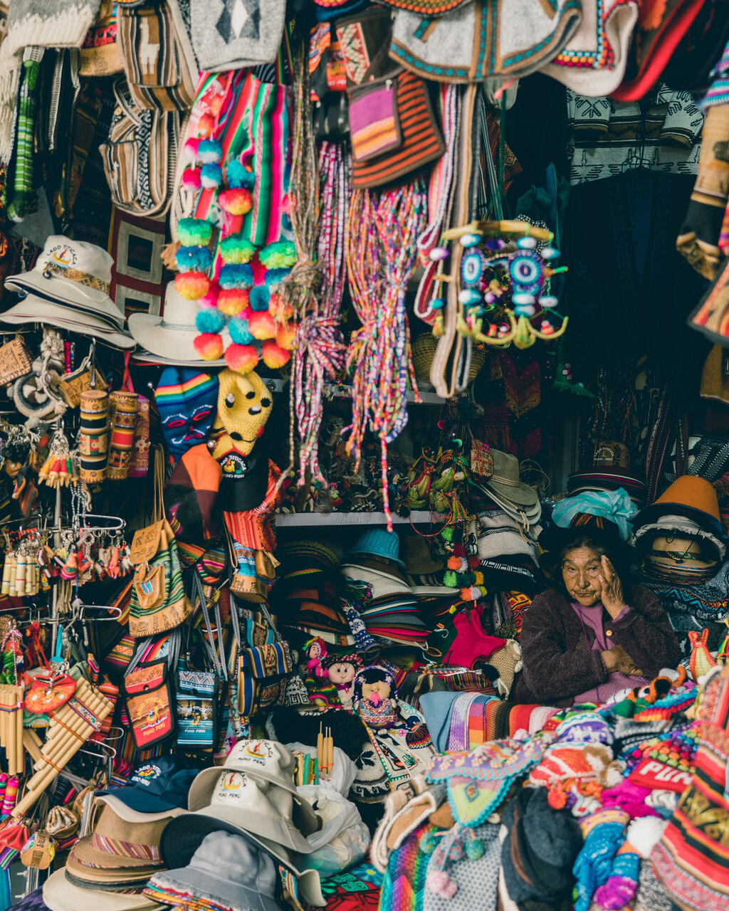 ペルー ボリビア紀行 その15 葦の島 Hombre De Montanaの日記 ペルー ボリビア紀行 その15 葦の島 Hombre De Montanaの日記