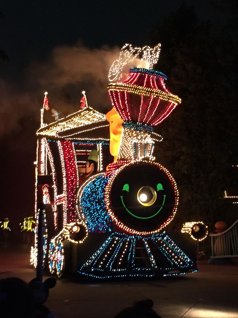 16 7 16ディズニーシー ランド エレクトリカルパレード あれ リトルグリーンメン Honakoとdisney 時々ですが
