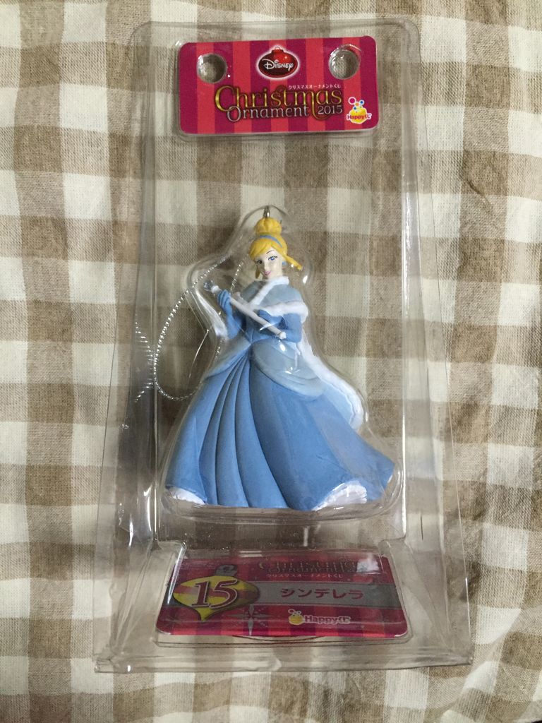 ファミマのディズニークリスマスオーナメントくじを引いてみました 最後の一枚を引いたらもらえる Honakoとdisney 時々ですが