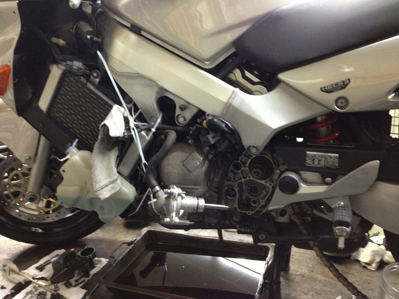 クロスカブ納車整備中です Vfr800作業状況 タウンズ原町店のスタッフブログ
