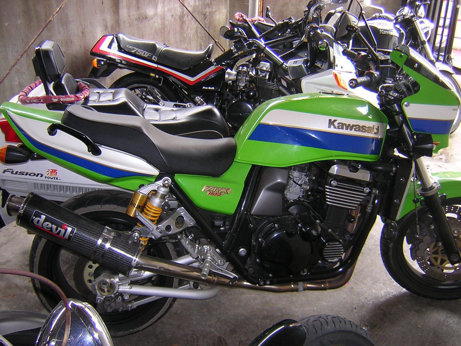 ☆【ペイント】ZRX1100カスタム : タウンズ原町店のスタッフブログ