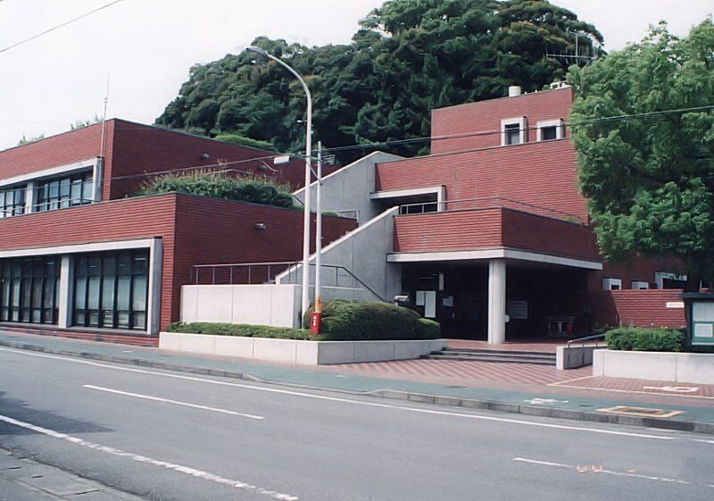 藤枝市立岡出山図書館 図書館へ行こう 藤枝市立岡出山図書館 図書館へ行こう