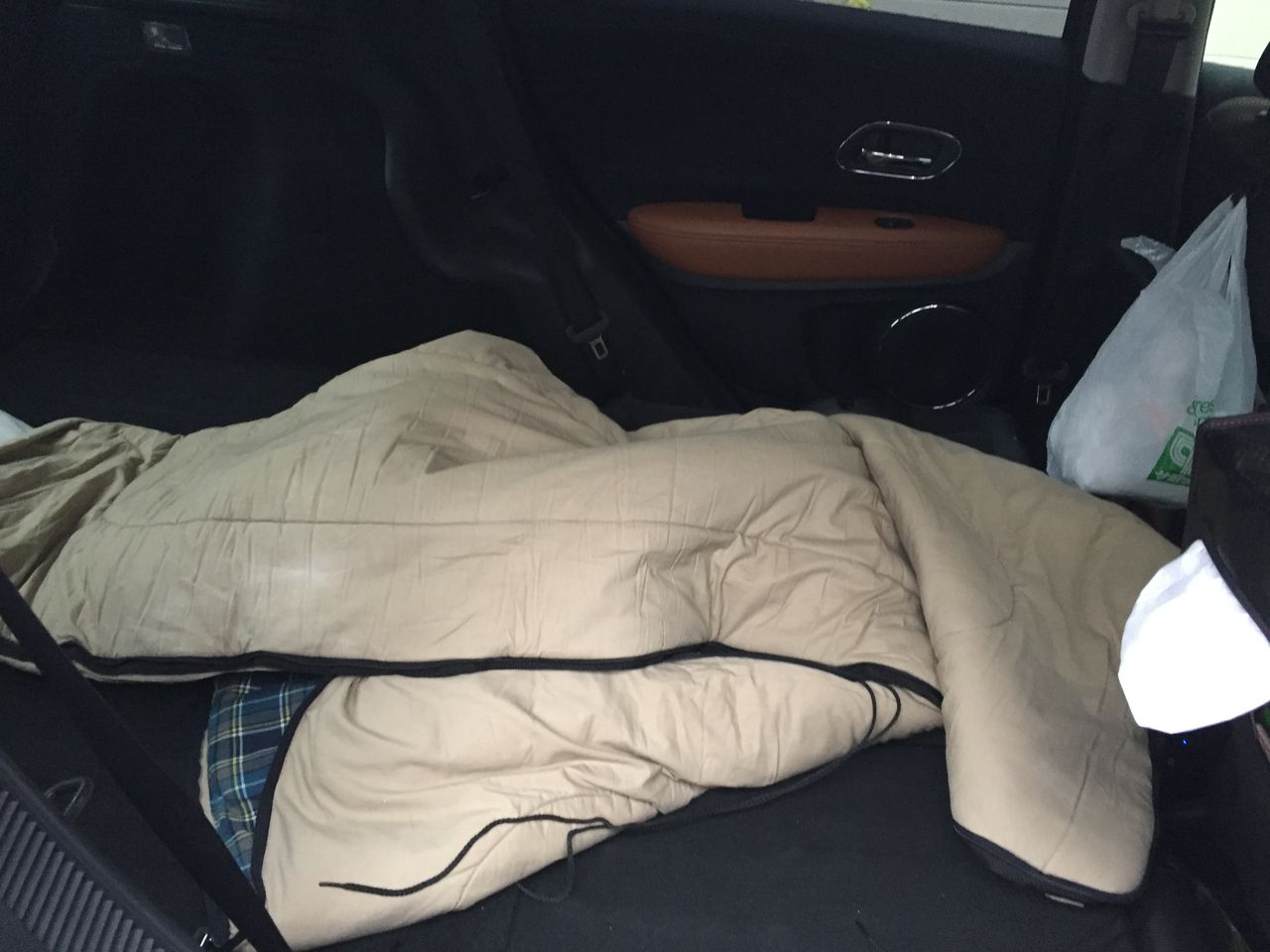 レビュー ヴェゼルで車中泊してみた 二児パパあらふぉ のmy Life レビュー ヴェゼルで車中泊してみた 二児パパあらふぉ のmy Life