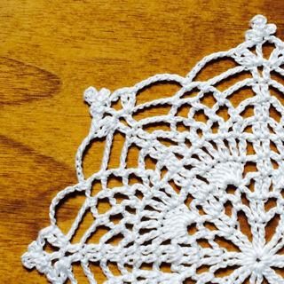 定番のパイナップル編み　ドイリー　はじめてのレース編み　河合真弓