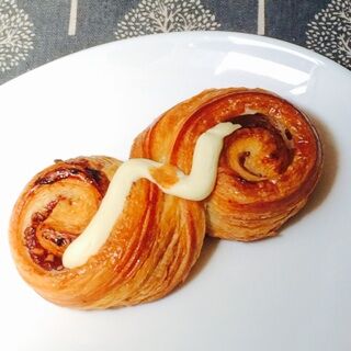 シナモンロール　弥彦村　パン屋　ル・ラパン