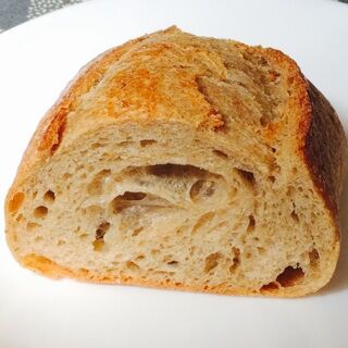 大麦カンパーニュ ハーフ ブーランジェリー・マロナ 三条市