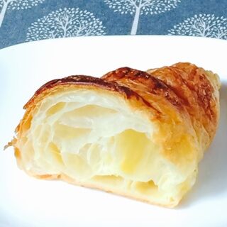 クロワッサン　燕市　パン屋　パイボンネン