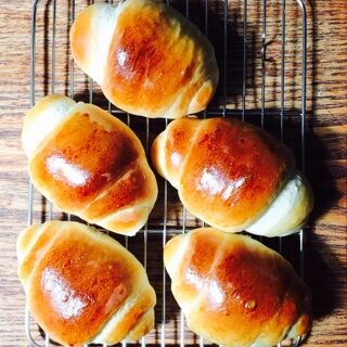 ロールパン　世界一作りやすい本格おうちパン　あつあつパン教室
