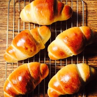 ロールパン　世界一作りやすい本格おうちパン　鈴木あつこ