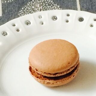 寿津屋菓子店 マカロン ノワゼットショコラ 燕市