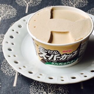 明治エッセルスーパーカップ カフェオレ&クッキー