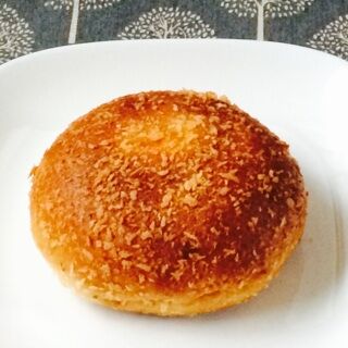燕市 パン屋 Aqui アキ カレーパン バターチキンカレー