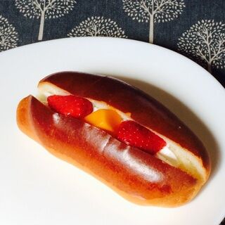 フルーツサンド ホームベーカリー中村屋 燕市