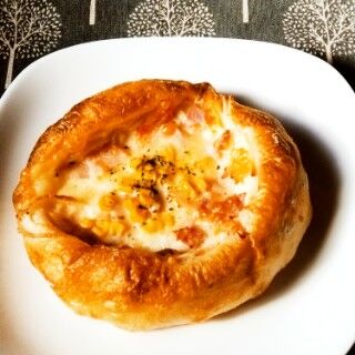 ズワイガニクリームのフォカッチャ　パイボンネン　燕市