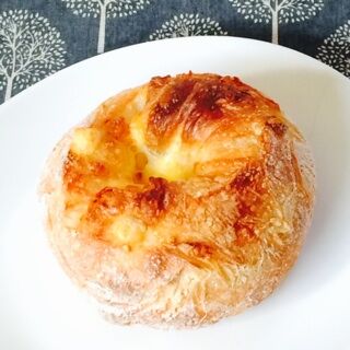 チーズフランス　パイボンネン　燕市吉田