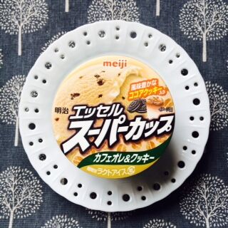 明治エッセルスーパーカップ カフェオレ&クッキー