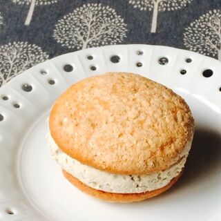 クリームたっぷり生ブッセ カフェモカ風味 ヤマザキ
