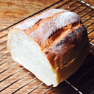 ミルクハース　世界一作りやすい本格おうちパン　あつあつパン教室