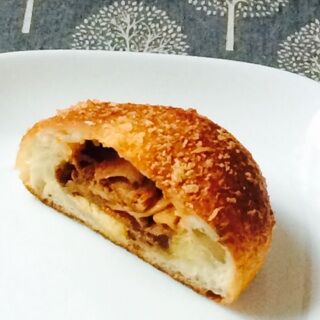 燕市 パン屋 Aqui アキ カレーパン バターチキンカレー