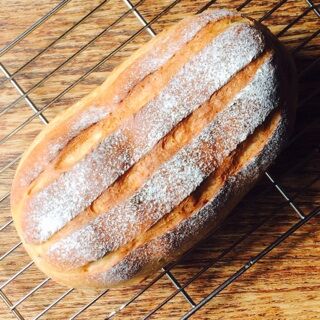 ミルクハース　世界一作りやすい本格おうちパン　あつあつパン教室