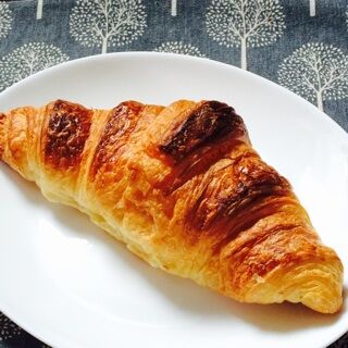 クロワッサン　燕市　パン屋　パイボンネン