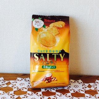東ハト ソルティ 4種のナッツ