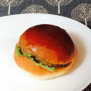 ハンバーグぱん 中村屋 燕市