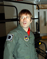 【音楽】アイアン・メイデンのブルース、ライヴ中に携帯をいじっていた客に「もういい加減にしろよ、そこのハゲの白いシャツ」と叱責