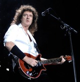 【音楽】ブライアン・メイ、クイーンをやってなかったら「たぶんAC/DCに入りたかったかな」と語る