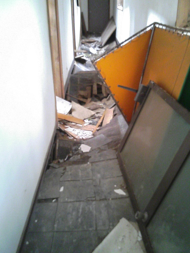 建物内