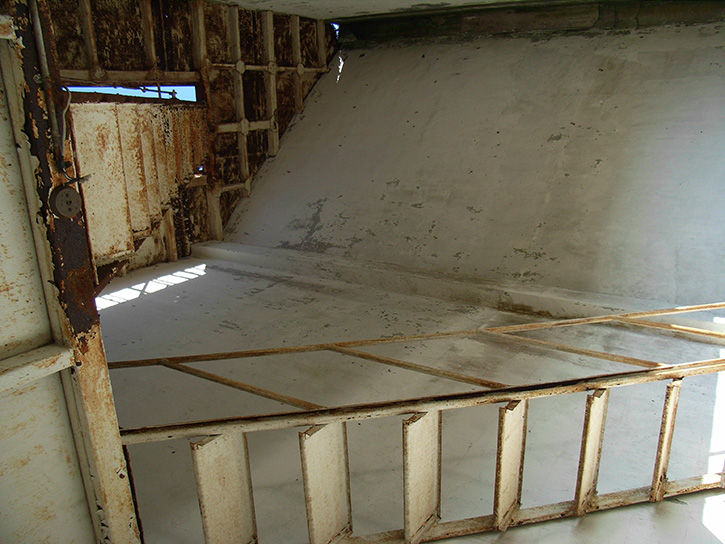 ハヨピラ　鉄階段